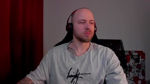 Snapshot of why_you_so_serious chatting on 01-28-25, 06:17 VI online show from 01-28-25, 06:17