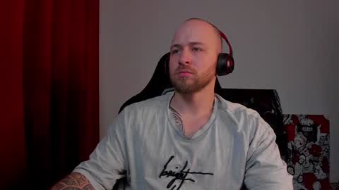 Snapshot of why_you_so_serious chatting on 01-28-25, 09:19 VI online show from 01-28-25, 09:19