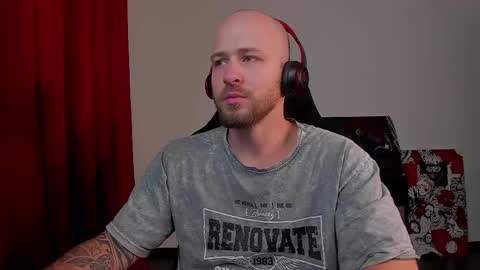 Snapshot of why_you_so_serious chatting on 03-11-25, 04:29 VI online show from 03-11-25, 04:29