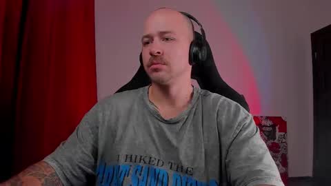 Snapshot of why_you_so_serious chatting on 11-04-25, 05:34 VI online show from 11-04-25, 05:34