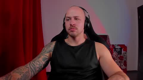 Snapshot of why_you_so_serious chatting on 11-13-25, 06:29 VI online show from 11-13-25, 06:29