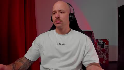 Snapshot of why_you_so_serious chatting on 11-22-25, 05:12 VI online show from 11-22-25, 05:12