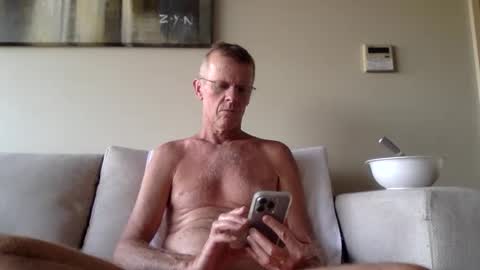 whynotfly1 online show from 10-28-25, 07:45