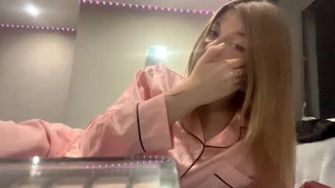 Kira online show from 10-29-25, 03:36