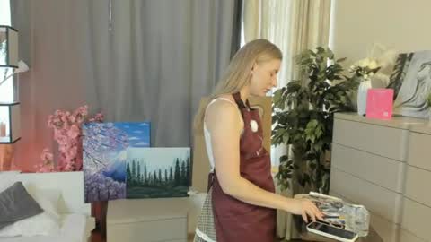 Mia online show from 07-21-26, 05:21
