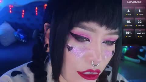 Laura  online show from 12-19-24, 09:49