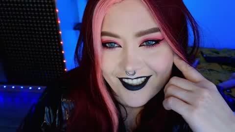 Laura  online show from 05-03-26, 05:08