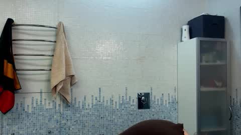 Snapshot of wievin chatting on 10-30-25, 11:22 VI online show from 10-30-25, 11:22