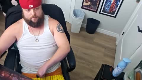 Snapshot of wifebeatershirtdude chatting on 09-10-25, 05:02 WiggaInAWifebeater online show from 09-10-25, 05:02