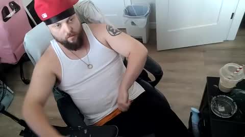 Snapshot of wifebeatershirtdude chatting on 10-06-25, 08:06 WiggaInAWifebeater online show from 10-06-25, 08:06