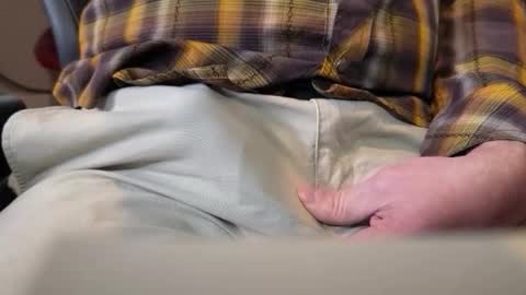 Snapshot of wiggo8 chatting on 01-13-26, 03:17 HornDawg online show from 01-13-26, 03:17