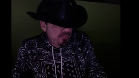 Snapshot of wildealexyz chatting on 12-08-24, 02:07 WildeAlex online show from 12-08-24, 02:07