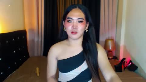 Snapshot of wildhotcore chatting on 03-10-26, 06:35 Lianelaiza online show from 03-10-26, 06:35