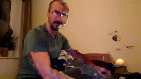 wildnerds online show from 10-30-25, 08:20