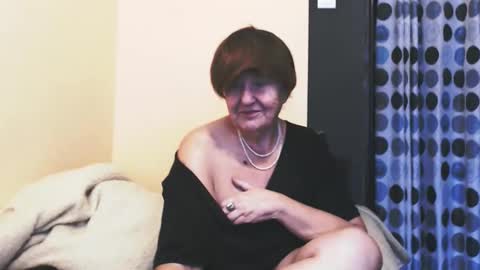 Snapshot of wildredcat chatting on 10-18-25, 11:11 WildRedCat online show from 10-18-25, 11:11