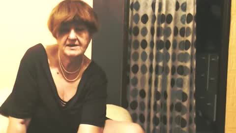 Snapshot of wildredcat chatting on 11-05-25, 04:18 WildRedCat online show from 11-05-25, 04:18