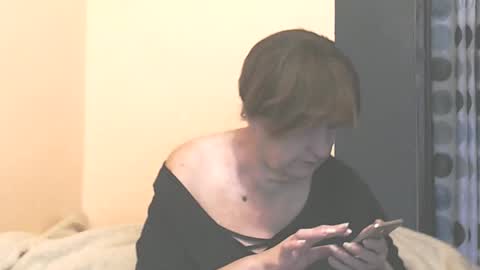 Snapshot of wildredcat chatting on 11-11-25, 11:32 WildRedCat online show from 11-11-25, 11:32