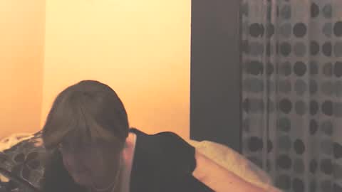 Snapshot of wildredcat chatting on 11-19-25, 10:21 WildRedCat online show from 11-19-25, 10:21