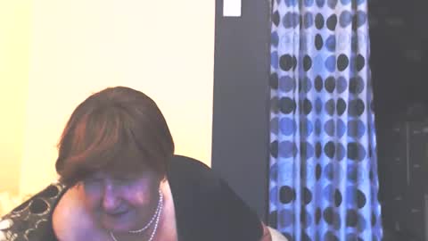 Snapshot of wildredcat chatting on 11-22-25, 01:43 WildRedCat online show from 11-22-25, 01:43