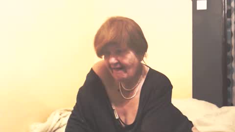 Snapshot of wildredcat chatting on 12-04-25, 07:22 WildRedCat online show from 12-04-25, 07:22