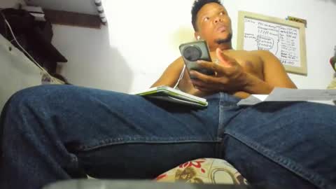 Snapshot of wilfer484725 chatting on 05-11-26, 05:32 wilfer online show from 05-11-26, 05:32
