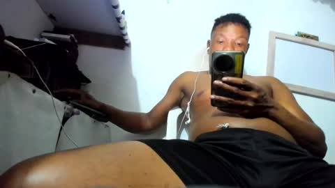 Snapshot of wilfer484725 chatting on 06-12-26, 01:59 wilfer online show from 06-12-26, 01:59