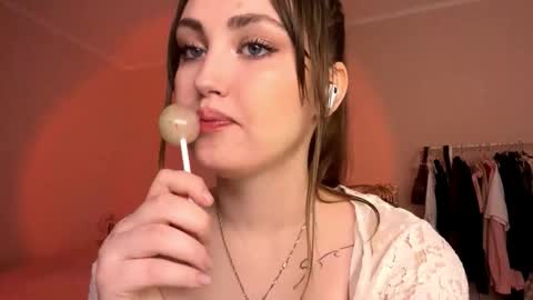 Kate online show from 10-25-25, 04:24