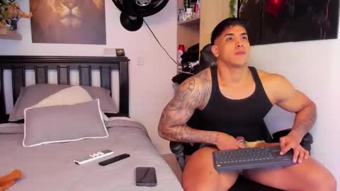 Snapshot of william_dracko9 chatting on 10-17-25, 01:20 Dracko online show from 10-17-25, 01:20