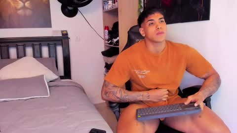 Snapshot of william_dracko9 chatting on 10-24-25, 03:25 Dracko online show from 10-24-25, 03:25