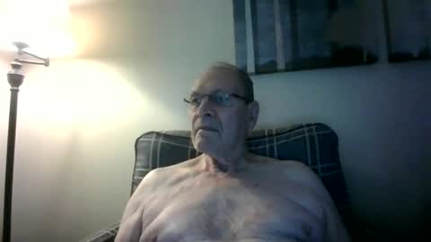 Snapshot of willnedoher chatting on 09-10-25, 01:22 Willhedoher online show from 09-10-25, 01:22