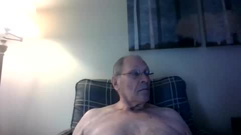 Snapshot of willnedoher chatting on 10-13-25, 01:33 Willhedoher online show from 10-13-25, 01:33