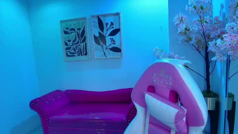 Snapshot of willow_cush chatting on 05-28-26, 11:51 Willow online show from 05-28-26, 11:51