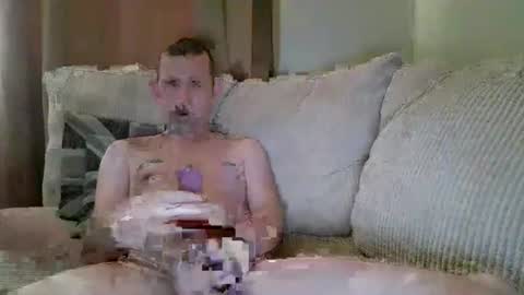Snapshot of willyc69 chatting on 06-15-26, 07:43 willyc69 online show from 06-15-26, 07:43