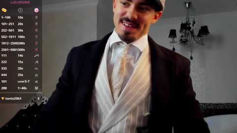 Snapshot of wilsonjules chatting on 10-13-25, 04:34 WilsonJules online show from 10-13-25, 04:34