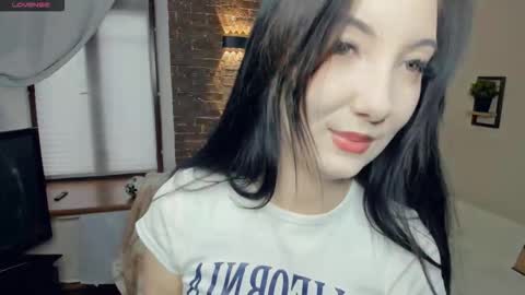 Amalia and Mia online show from 03-09-26, 02:21