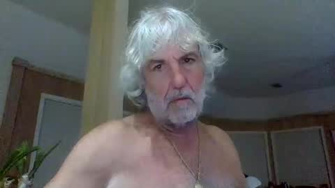 Snapshot of winedog2020 chatting on 02-19-26, 04:52 Gundja Man online show from 02-19-26, 04:52