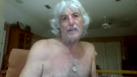 Snapshot of winedog2020 chatting on 02-21-26, 09:10 Gundja Man online show from 02-21-26, 09:10