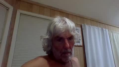 Snapshot of wineman2020 chatting on 12-14-25, 01:55 Charlie online show from 12-14-25, 01:55