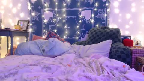 Eevie online show from 12-10-24, 02:16