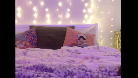 Eevie online show from 01-24-25, 04:05