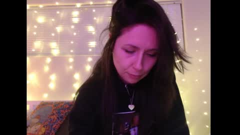 Eevie online show from 01-26-25, 02:14