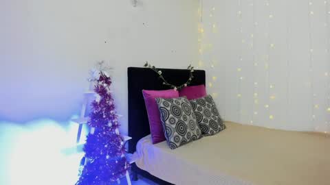 Snapshot of wini_fer chatting on 12-31-24, 12:04 Wini Fer online show from 12-31-24, 12:04