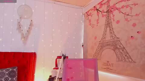 Snapshot of wini_fer chatting on 02-19-25, 04:00 Wini Fer online show from 02-19-25, 04:00