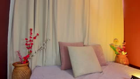 Snapshot of wini_fer chatting on 11-17-25, 01:17 Wini Fer online show from 11-17-25, 01:17