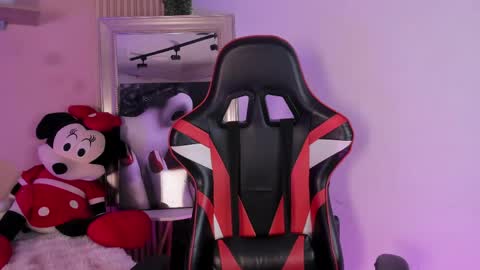 Snapshot of winnie_mya chatting on 05-27-26, 03:14 Winnie online show from 05-27-26, 03:14