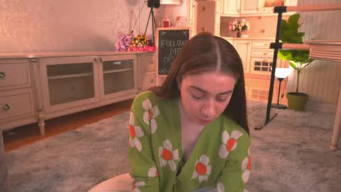 Lillian online show from 04-14-26, 03:23
