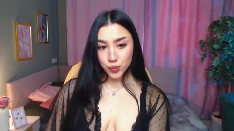 Snapshot of winonna_ryder chatting on 03-24-26, 07:46 Lola online show from 03-24-26, 07:46