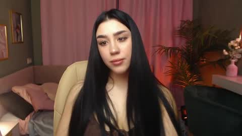 Snapshot of winonna_ryder chatting on 04-08-26, 07:41 Lola online show from 04-08-26, 07:41