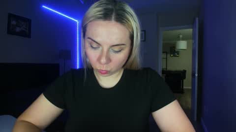 Winter Miracle online show from 09-15-25, 02:55