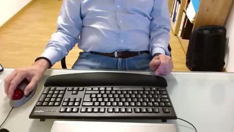 Snapshot of winterfreund99 chatting on 11-16-25, 12:33 winterfreund99 online show from 11-16-25, 12:33